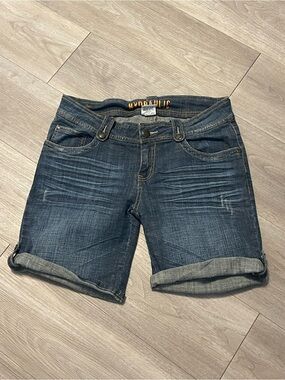 Hydraulic dark denim cuffed bermuda jean shorts juniors 9/10